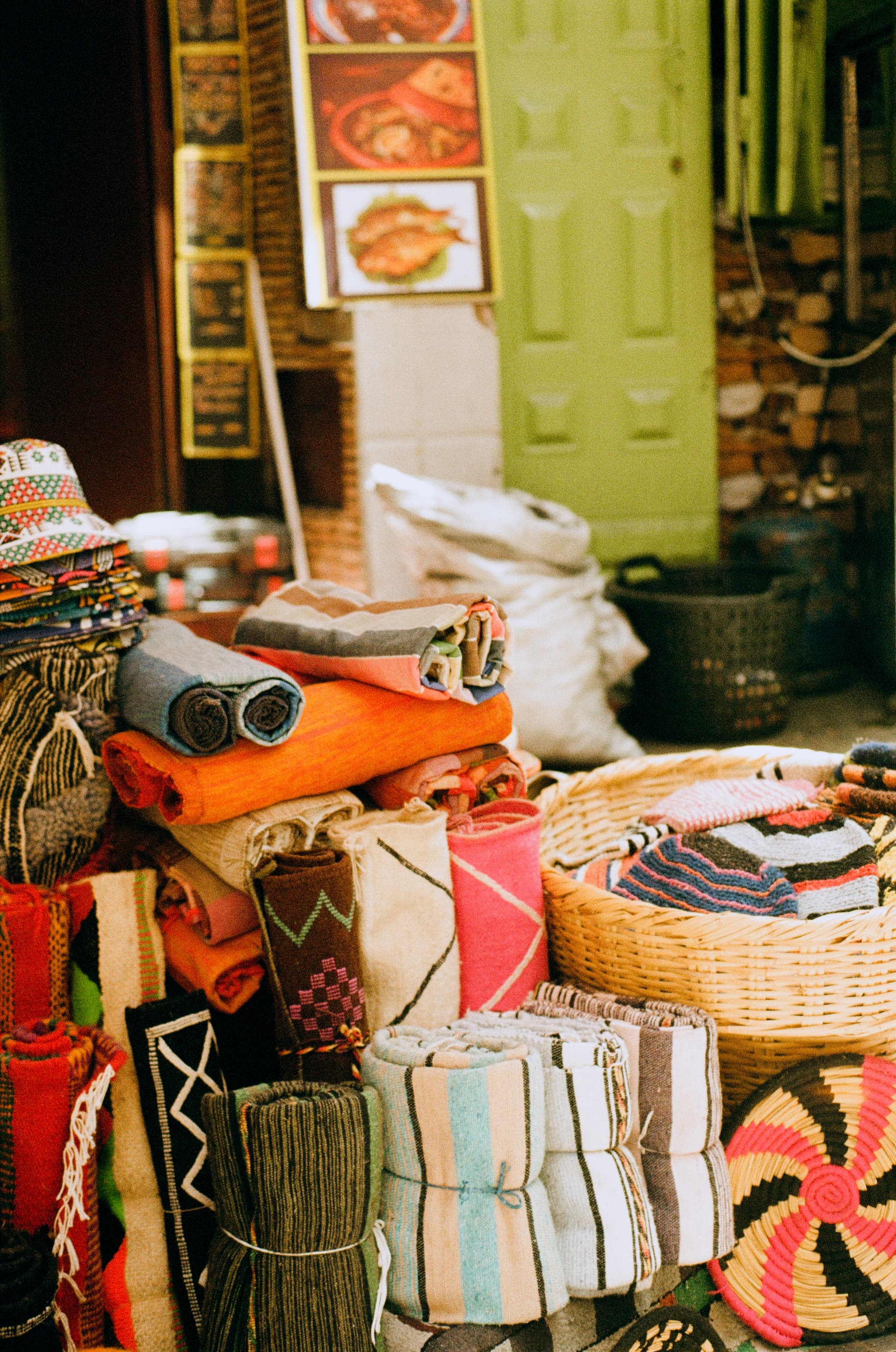 Woven colors, market stall